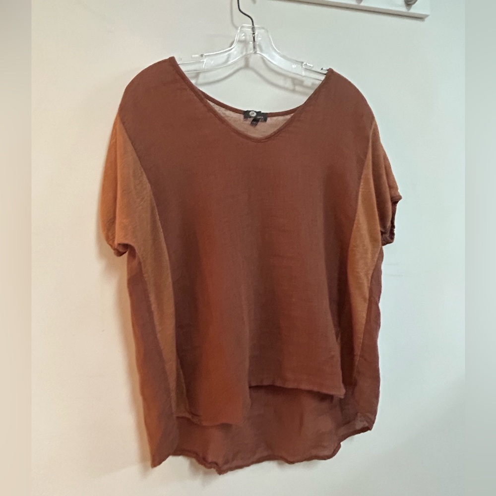 M Made In Italy Two-Tone Linen Blouse